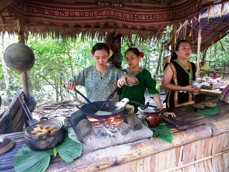 Mari-Mari Cultural Village Tour Including Lunch