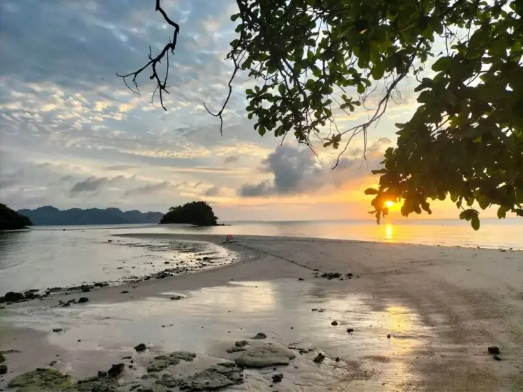 Fun 7 Islands LongTail Boat Sunset Tour with BBQ and BioLum Plankton from Krabi