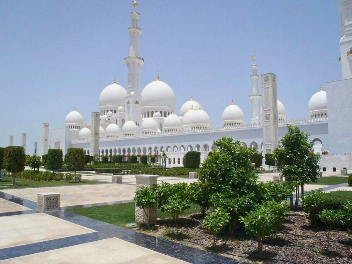 Private Full-Day Abu Dhabi Tour from Dubai Discover Iconic Wonders