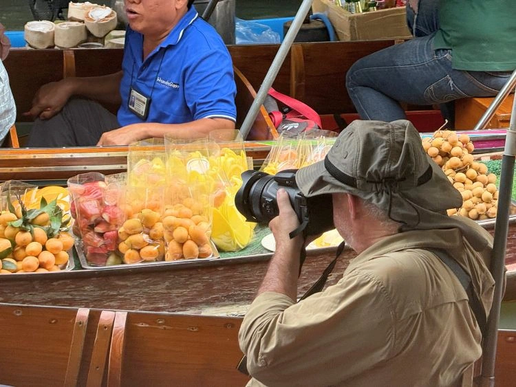 Private Maeklong Railway and Floating Market Highlight Tour