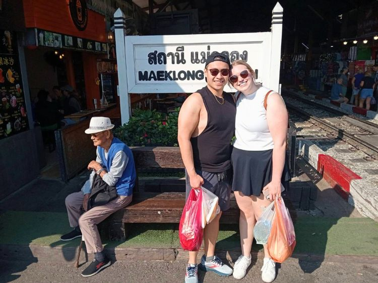Private Maeklong Railway and Floating Market Highlight Tour