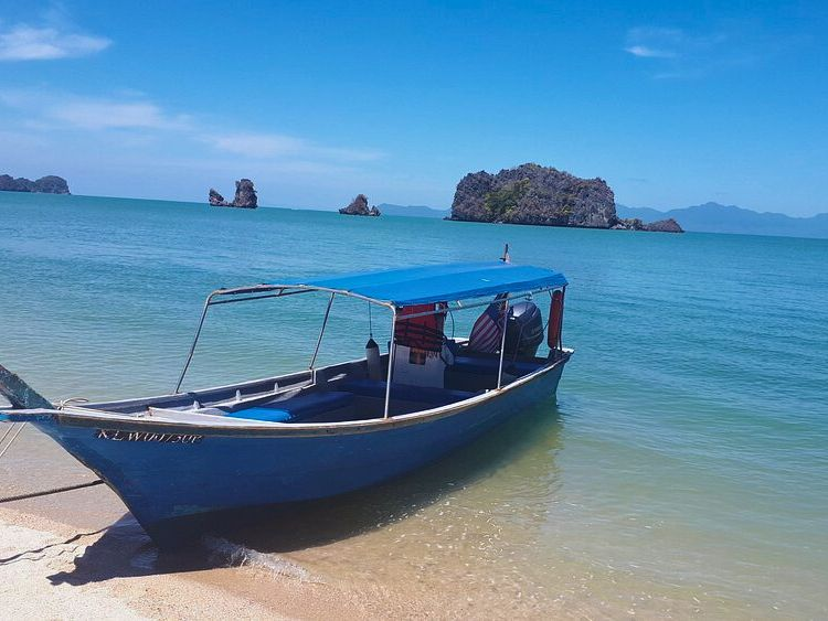 Private Tanjung Rhu Village and Mangroves by Boat in Langkawi